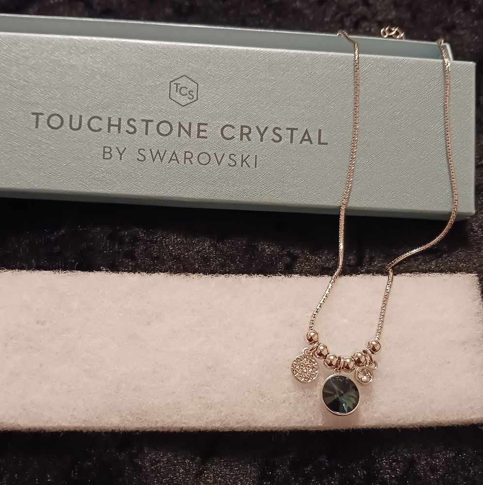 NWT Touchstone Crystal Necklace